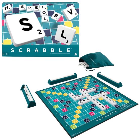 Scrabble spel met groen bord, houten lettertegels en een stoffen zakje.
