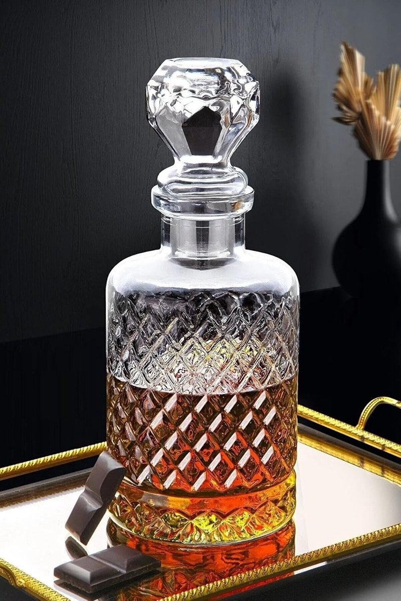 SnelShoppen - Handgemaakte Whisky Carafe met Glazen Deksel, Liqueur Fles, 1250ml, Duurzaam Kristalglas, Tijdloze Special Series, Perfect voor Feestjes