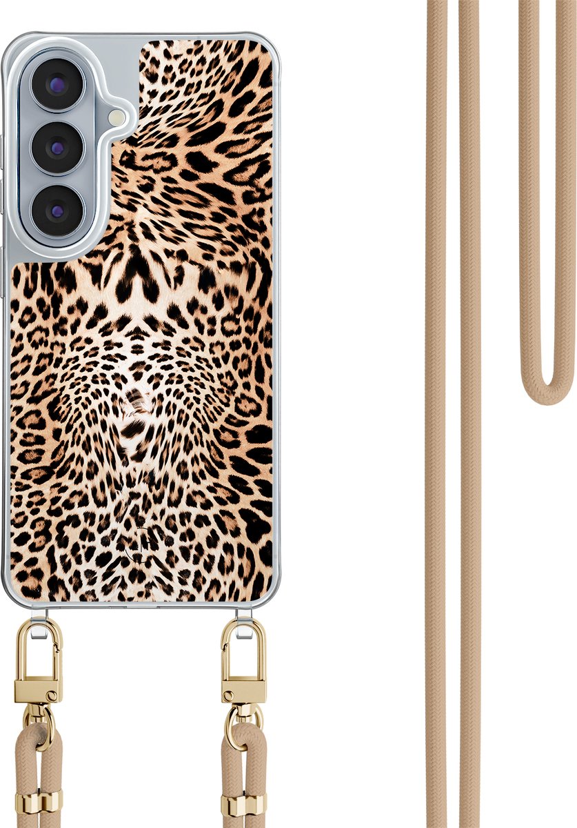 Hoesje met koord - Geschikt voor Samsung Galaxy S26 - Luipaardprint - Verstelbaar zwart koord - Crossbody - Luipaardprint - Bruin - Leuke Telefoonhoesjes