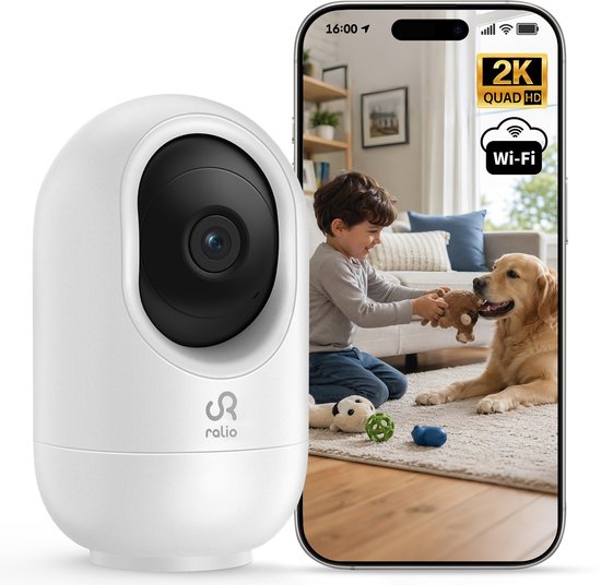 Witte Ralio beveiligingscamera met 2K Quad HD en Wi-Fi, toont spelende kinderen en hond.