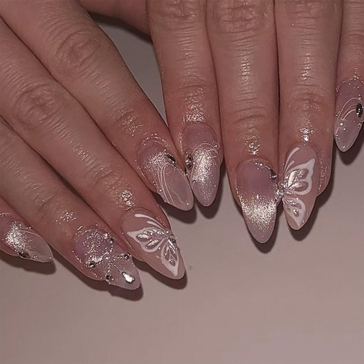 Press-on Nagels 24 Stuks - Korte Amandelvormige Kunstnagels - Plaknagels Zelfklevende - Vlinder Strass Ontwerpen - Acrylgel - Eenvoudig te Bevestigen