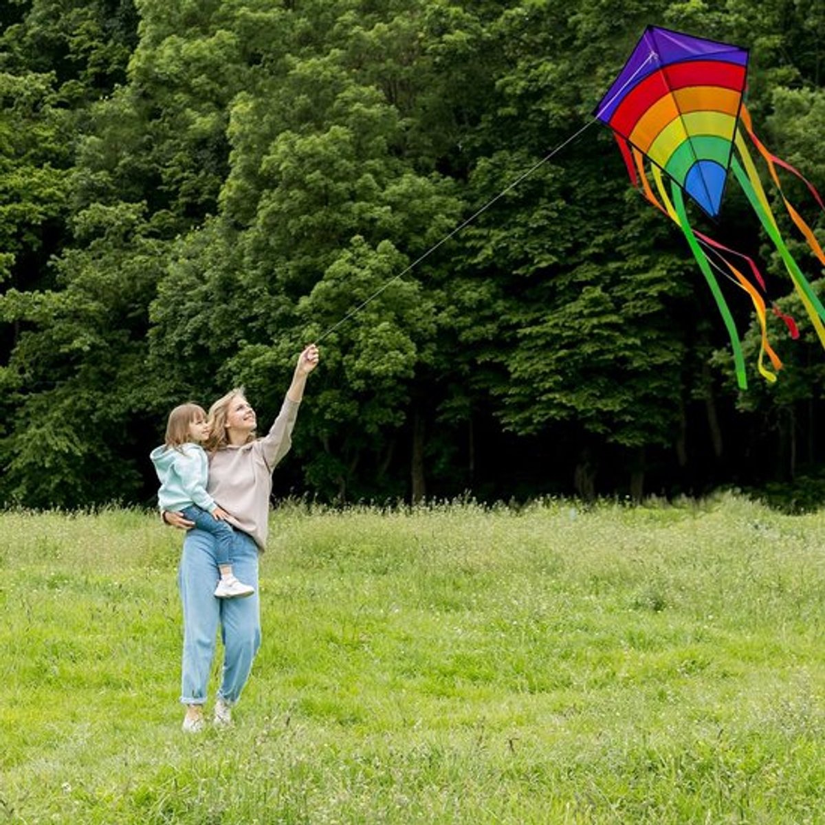 Kindervlieger Regenboog - Inclusief 100 m Vliegerkoord - 64 x 75 cm - Duurzaam - Geschikt voor Beginners - Met Opbergzak - Vlieger