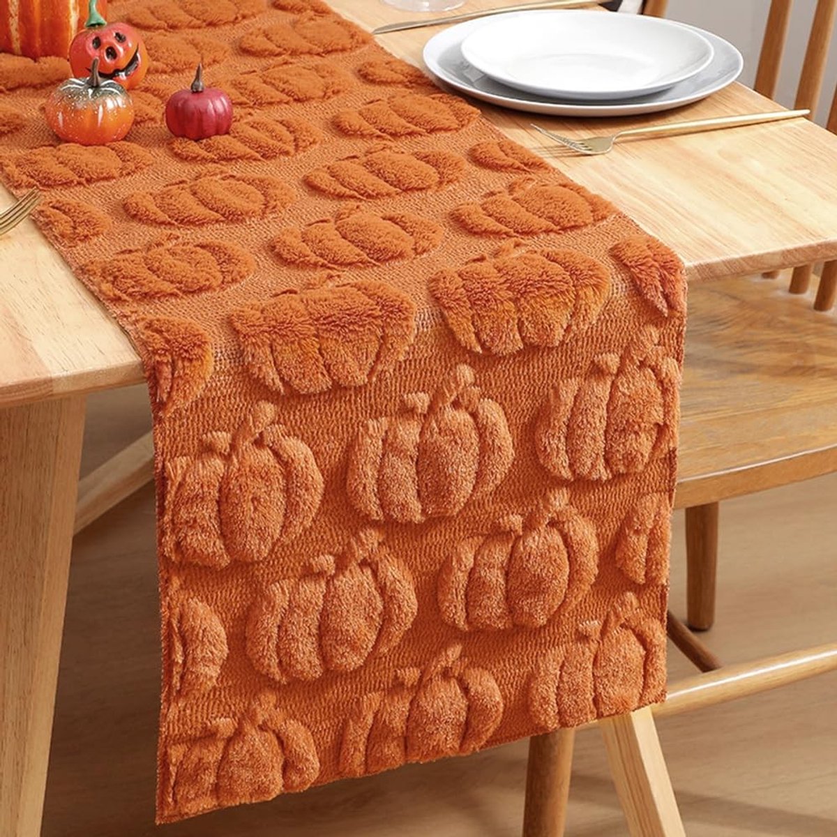 Dailygoods- Tafelkleed Herfst - Polyester - Pompoen Design - Bescherming Tafelblad - Feestelijke Sfeer - Warm en Zacht - Tafelbedekking