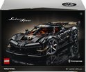 Zwarte LEGO Technic Koenigsegg box met een gedetailleerde afbeelding van de auto.