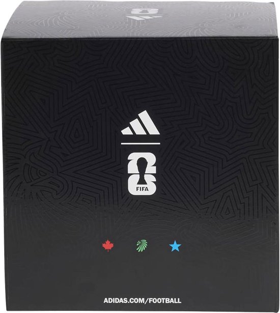 Zwarte doos met sterrenpatroon, Adidas-logo en FIFA-logo.