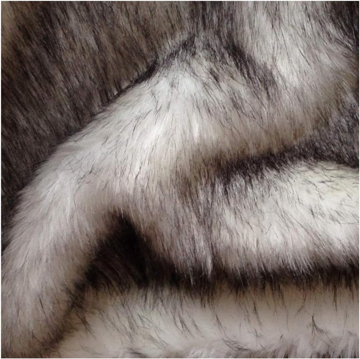 SnelShoppen - Faux Fur Stof Wit Fluffy Kunstbont 170cm Breed voor Stoelen, Sofas, Kussens, Vloerkleden, DIY Creaties, Decoratie, Wit/Zwart (50cm)