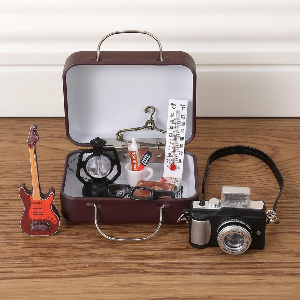 Wichtels kleine avontuurkoffer I 13 kabouterdeur-accessoires: koffer, gitaar en tandenborstel I poppenhuis accessoires I kabouterdeurset voor de kabouter huis I kerstkabouter
