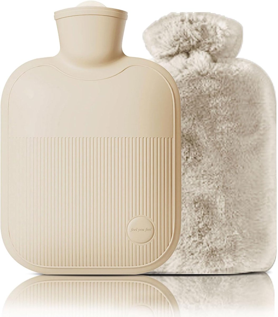 Warmwaterkruik met pluche hoes, warmwaterkruik van PVC speciaal voor nek- en schouderpijn, warmtekussen voor handen en voeten, verlicht menstruatiekrampen, geschikt voor zowel warmte- als koudetherapie (beige, 500 ml)