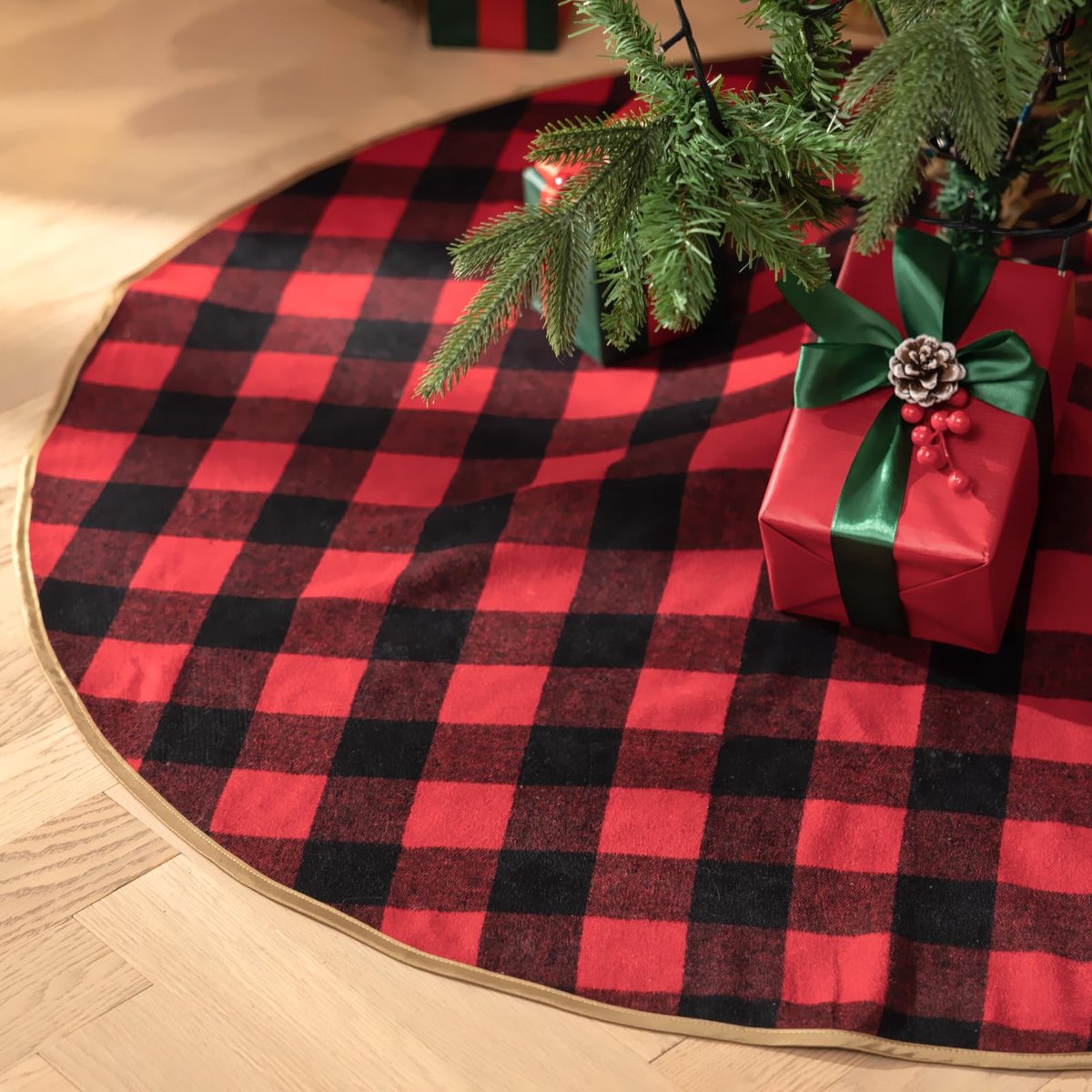 Omgoods - Kerstboomrok 48" Buffalo Plaid - Zwart en Rood voor Kerstdecoratie