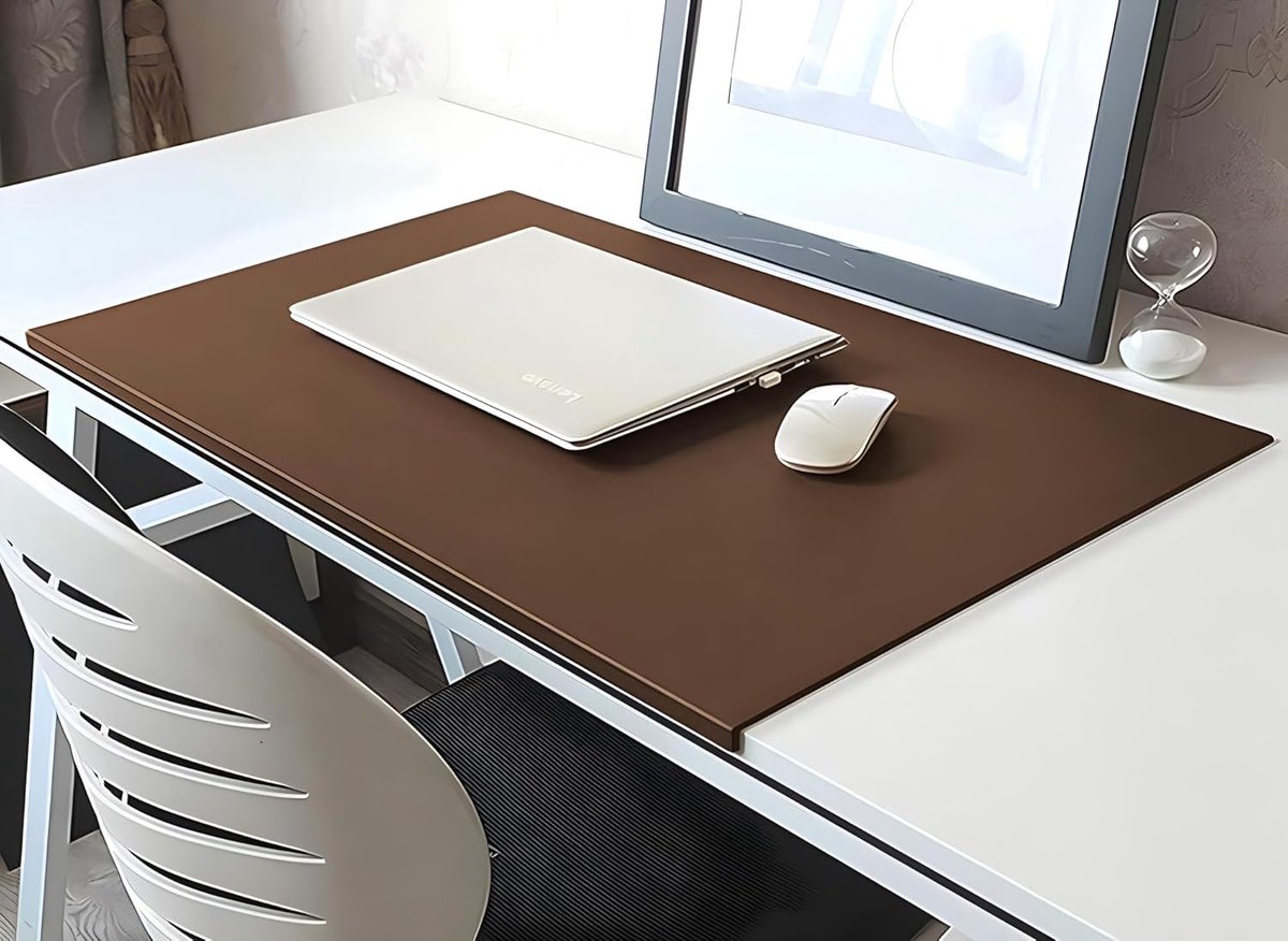 Bureau Mat - Desk Pad - Glad Schrijven - Randbescherming - 100x50 cm - Bruin