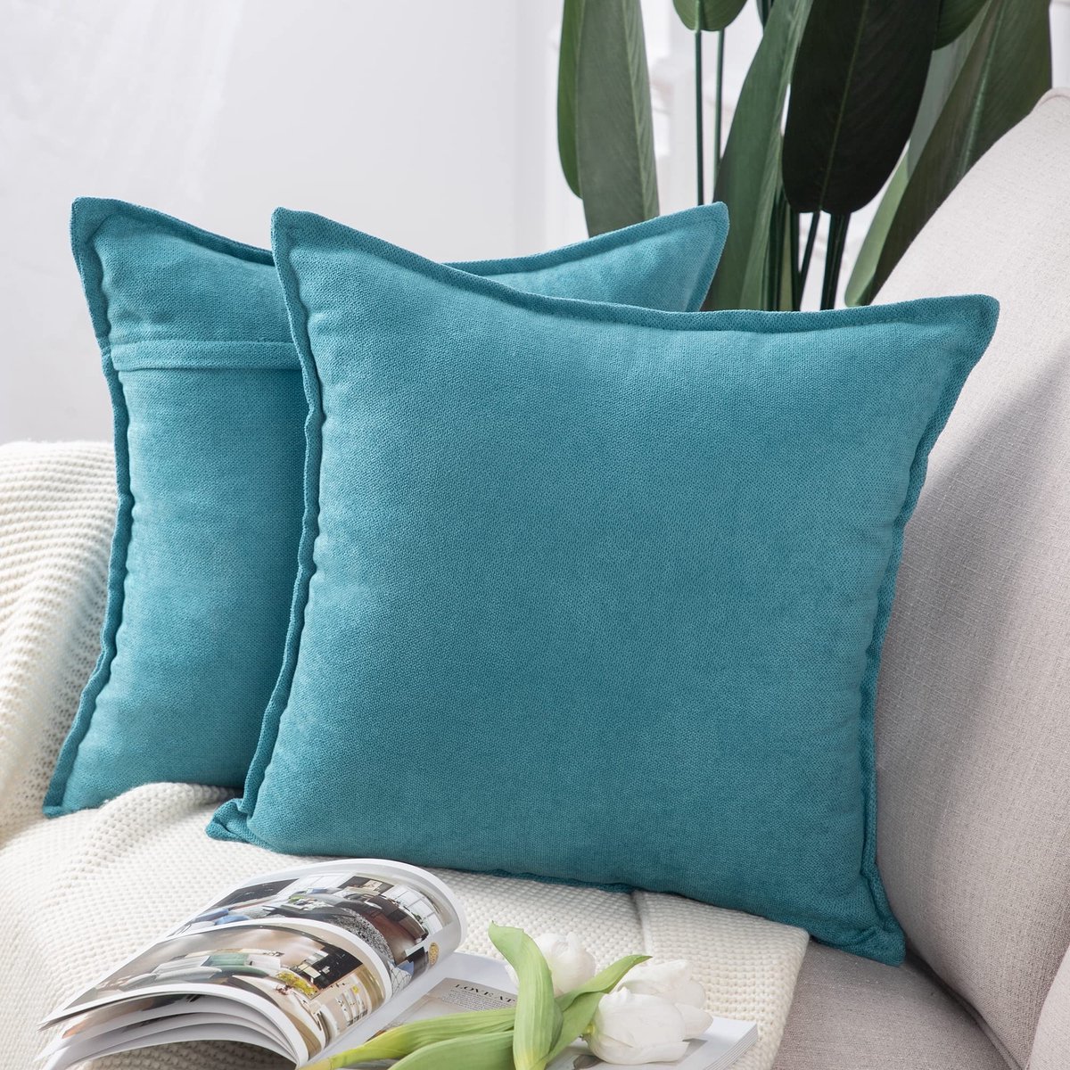 Omgoods - Set van 2 Korte Chenille Kussenhoezen 55x55cm Lichtblauw