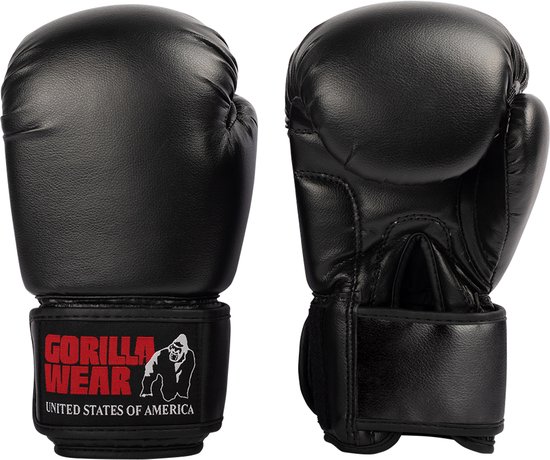 Een paar zwarte bokshandschoenen van Gorilla Wear, met rood logo.