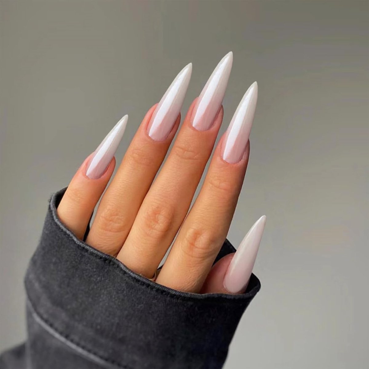 24 witte nagelpersen, lange kunstnagels met steel, kunstnagels, effen, acryl, volledige dekking, glanzend, amandel