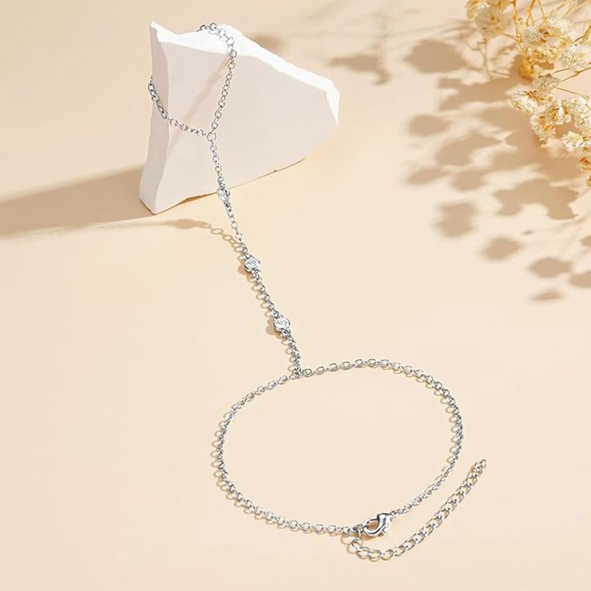 Zilveren handketting met ring voor dames armbanden en hanger met bedels