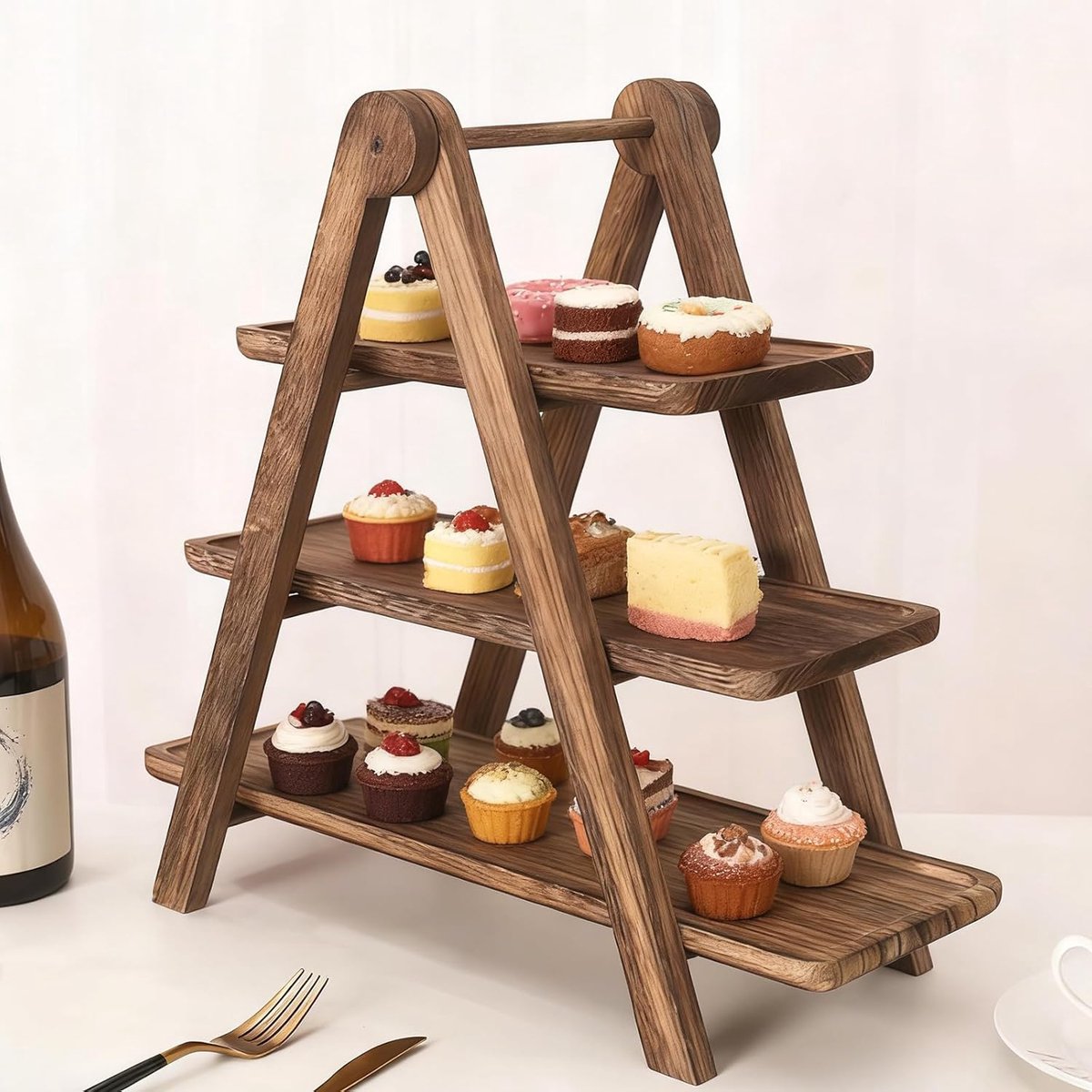 SnelShoppen - 3-Tier Houten Taartstandaard met Bordjes voor 24 Cupcakes, Vouwbaar, Buffetaccessoires, Feestdecoratie, Bruin