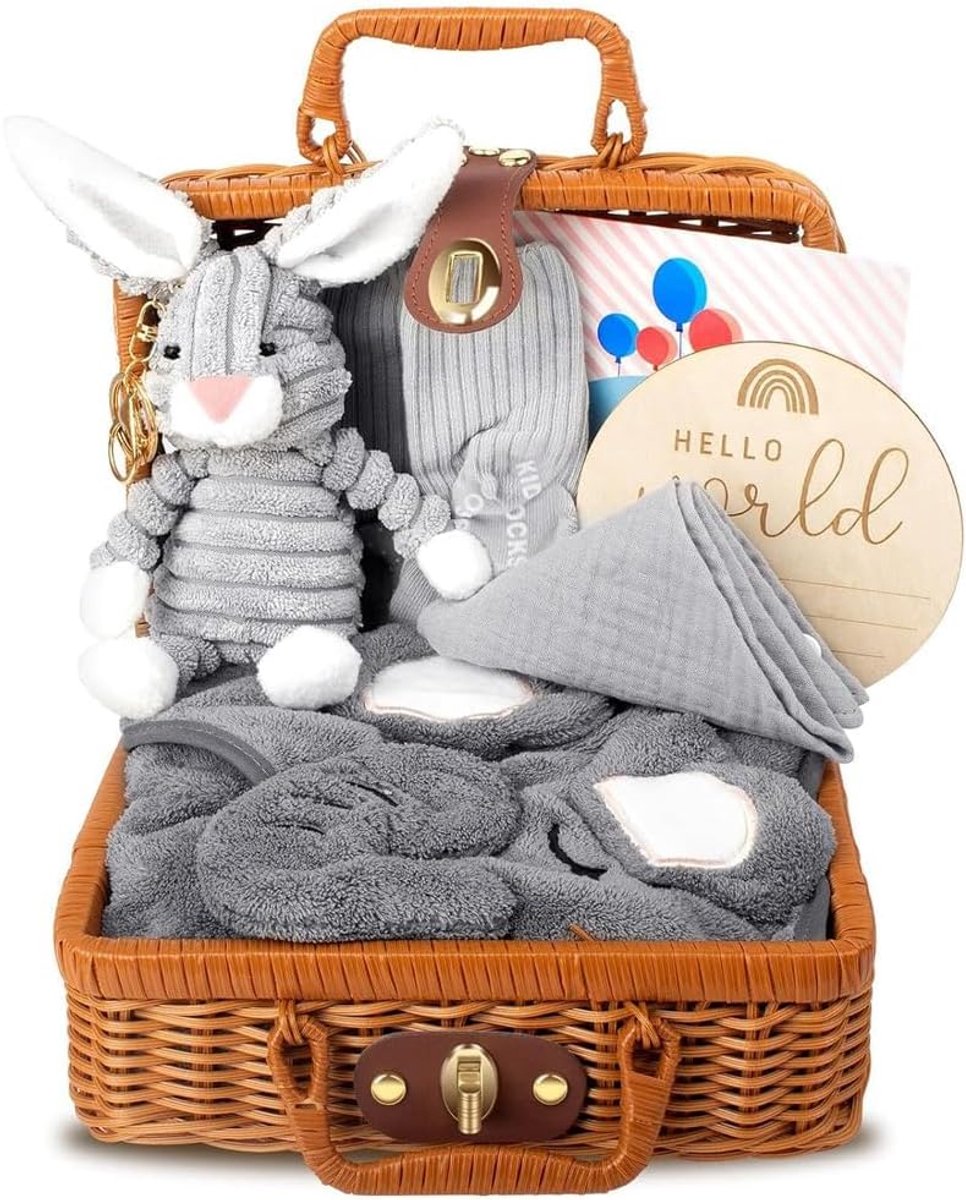 SnelShoppen - Babycadeaus voor Geboorte, Pasgeboren Geschenkmand Jongen, 7-in-1 Babycadeauset met Deken, Sokken, Driehoekige Doek, Pluche Dieren, Wens
