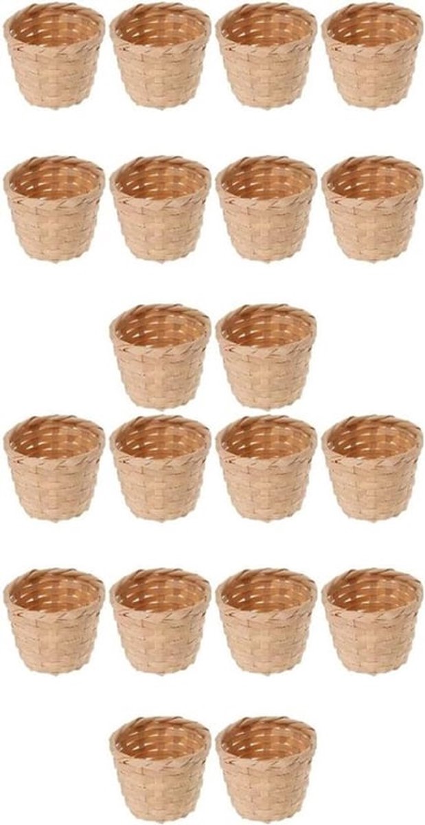 Gebruik bijvoorbeeld deze titel voor je product: "Set van 20 gevlochten mini-manden voor snoep en decoratie - ideaal voor gastgeschenken en ambachtelijke projecten (75 x 75 x 6 cm)"