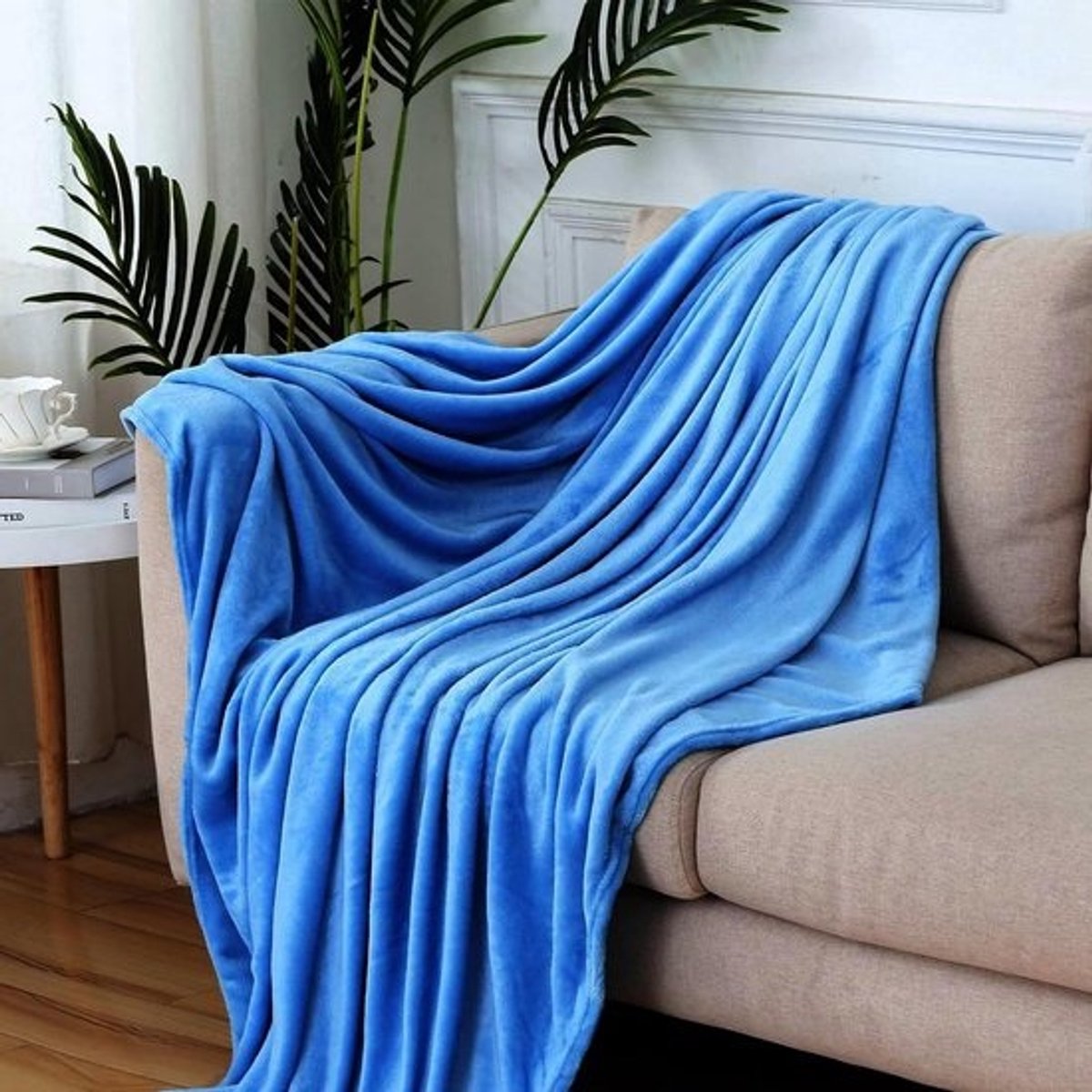 Knuffeldeken - Bankdeken Plaid - Gezelligheid Thuis - Extra Dik 230Gsm - 150 x 150 cm - Hemelsblauw