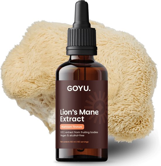 Bruine druppelfles GOYU Lion's Mane Extract met etiket, achter een stukje pruikzwam.