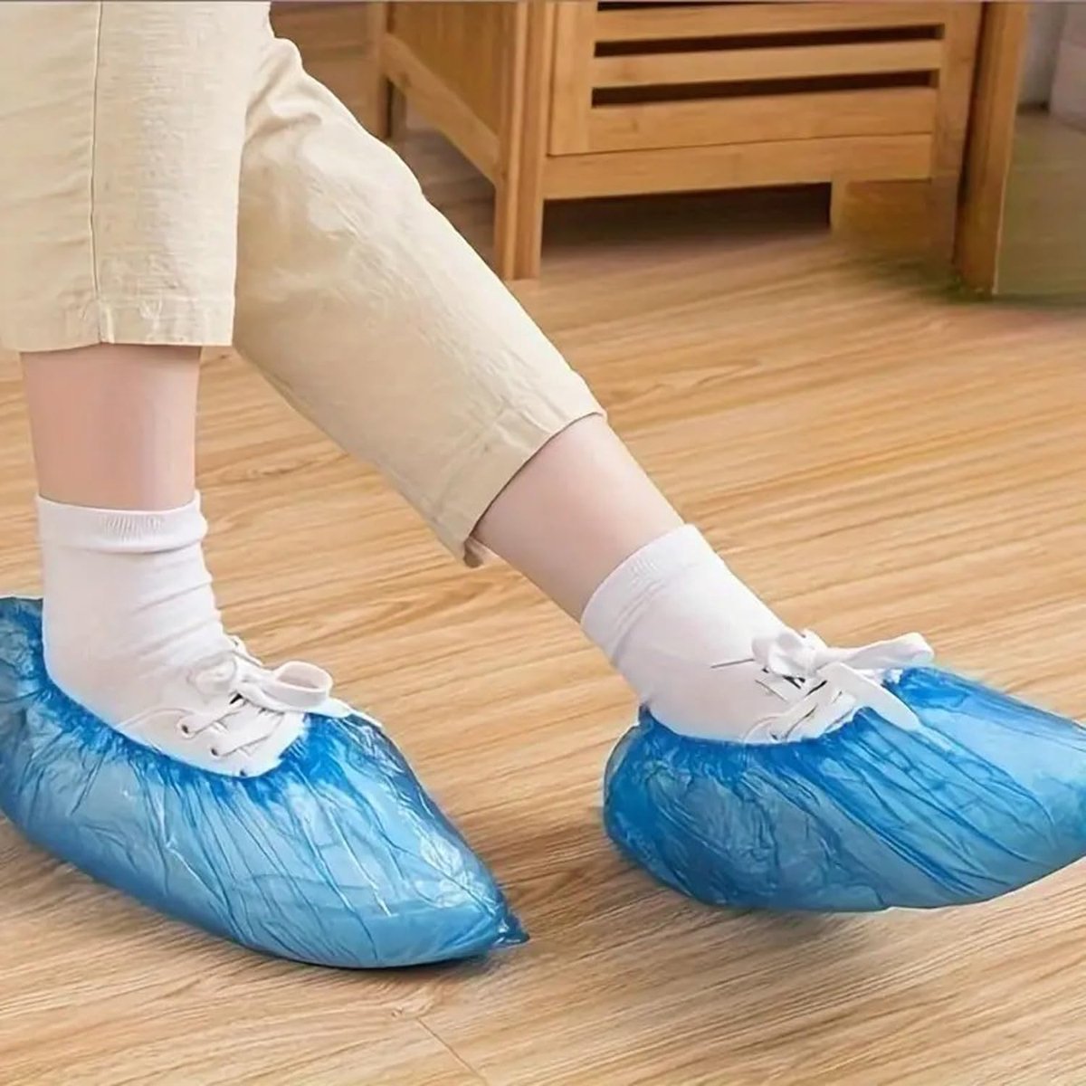 Set van 60 wegwerp-overschoenen van CPE – voordeelformaat – hoge scheurvastheid – versterkt elastiek – DPI voor huis, tuin en werk – betrouwbare bescherming – kleur blauw mat