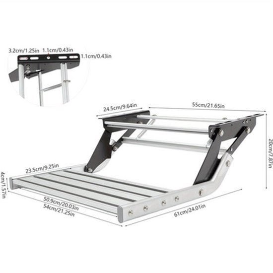 Inklapbare aluminium campertrap met afmetingen gemarkeerd. Zilverkleurige treden met zwarte strips.