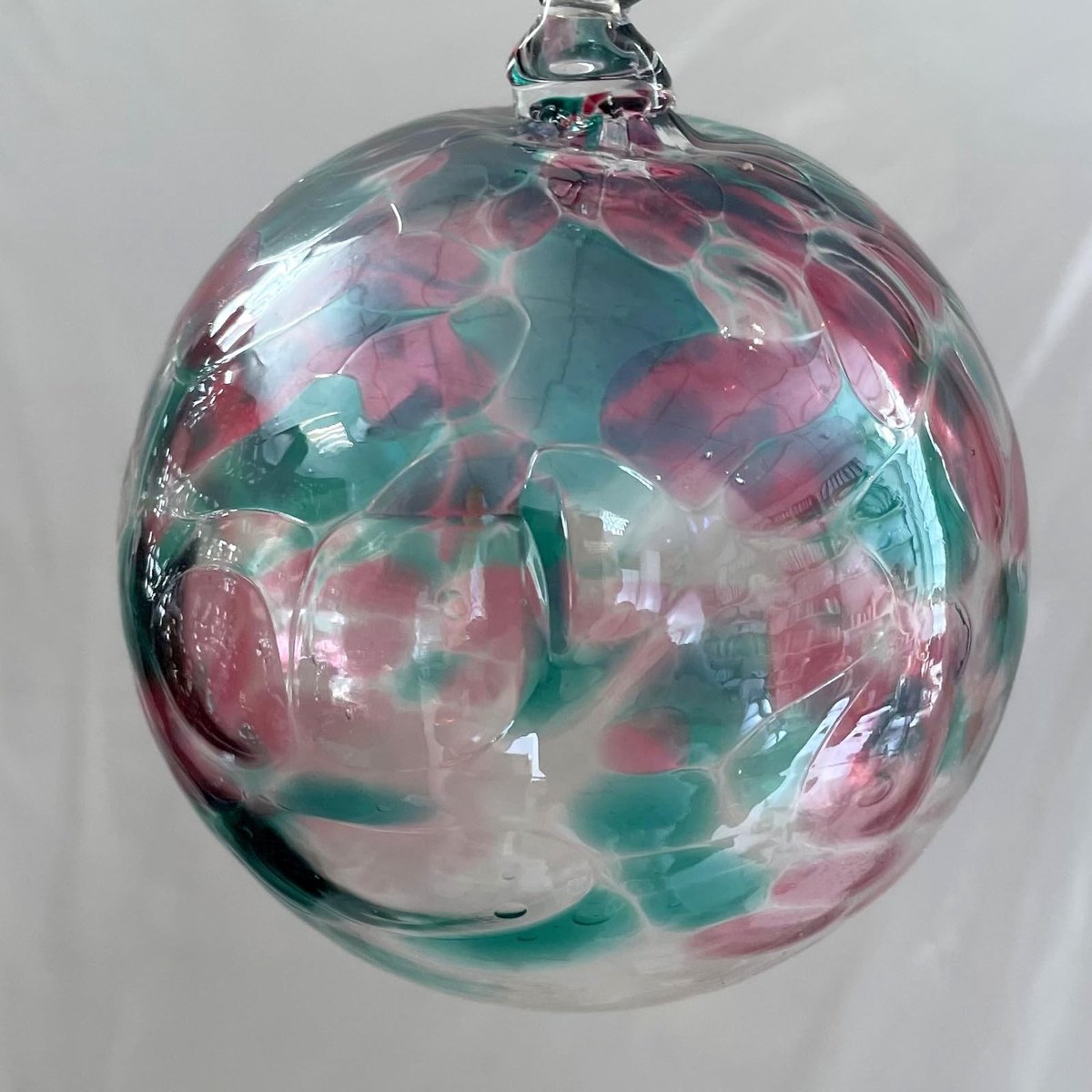 Elzusha - Hangende Glasbal Ornament Rood Groen 10cm Mondgeblazen