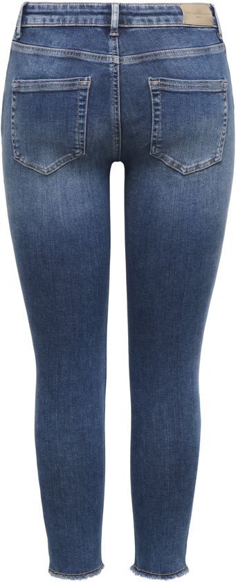 Achterkant blauwe skinny jeans met lichte wassing en rafelige zoom.