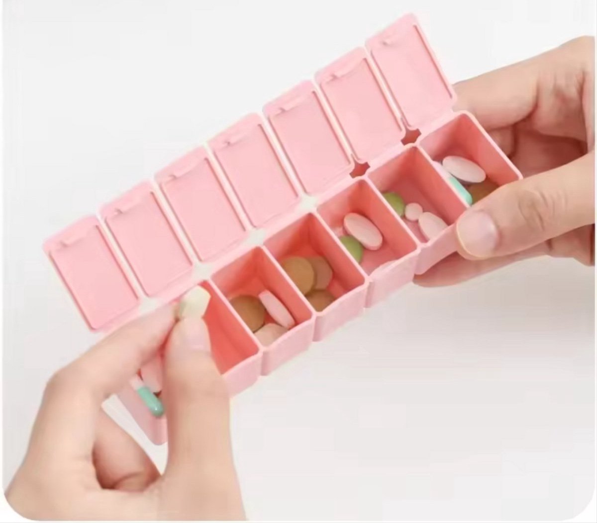 *** 2 stuks Pillendoosjes Roze - 7-vaks Week - Kunststof - Op reis medicatie doosje - van Heble® ***