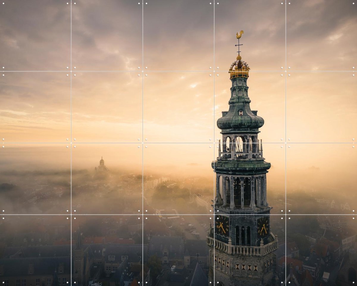 IXXI Lange Jan in de Mist Middelburg, Michael Huijgens & Kunst in Kaart - 100 x 80 cm - Gratis ophangtool - Grote wanddecoratie en posters -
