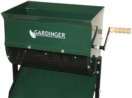 Groene GARDINGER compostzeef met houten slinger en zwarte gaasrol.