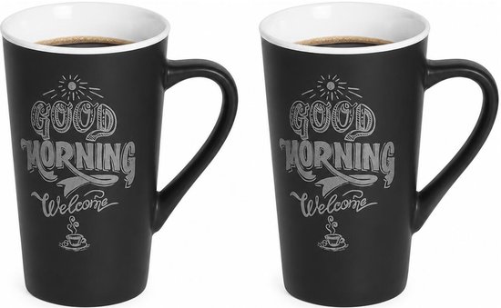 Twee zwarte mokken met de tekst 'Good Morning Welcome' en een koffie-icoon.
