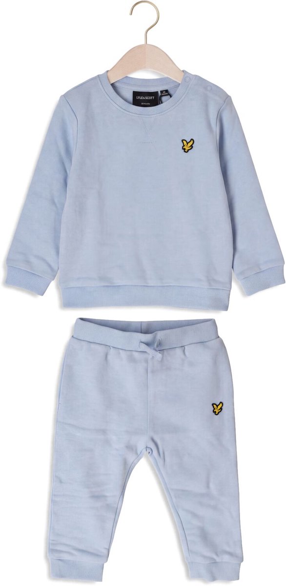 Lyle & Scott Crew Neck & Jogger Set Truien & Vesten Jongens - Sweater - Hoodie - Vest- Lichtblauw - Maat 92/98