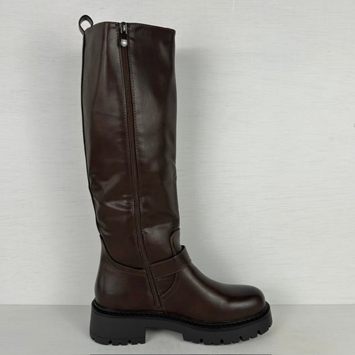 Stoere leatherlook laarzen met rits en gespjes bruin (Verstelbare schacht) Bruin / 36