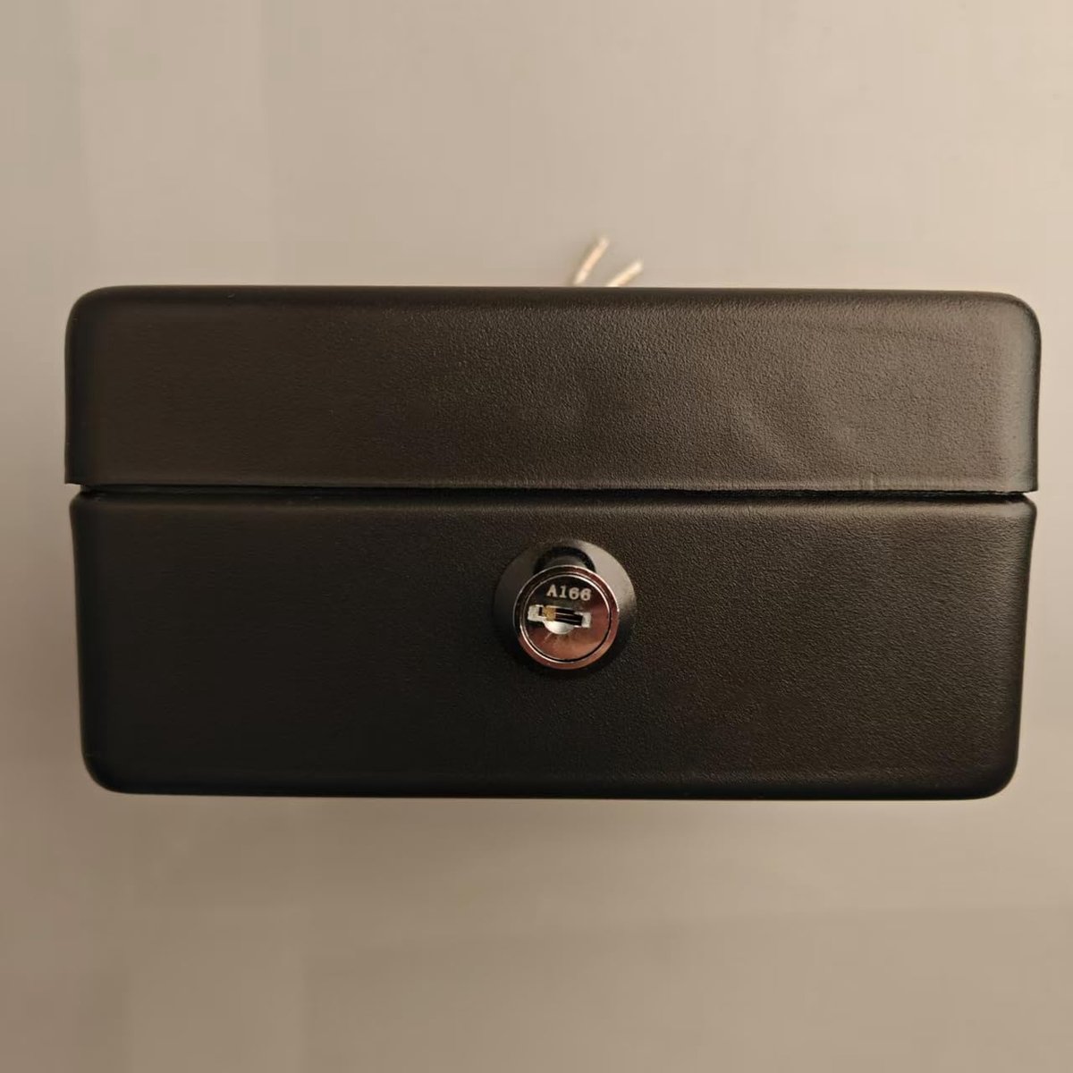 Grote geldcassette met toetsenbord - draagbare dubbele metalen spaarpot - veilig met sleutel - ideaal voor geldbeheer - ShopVlot
