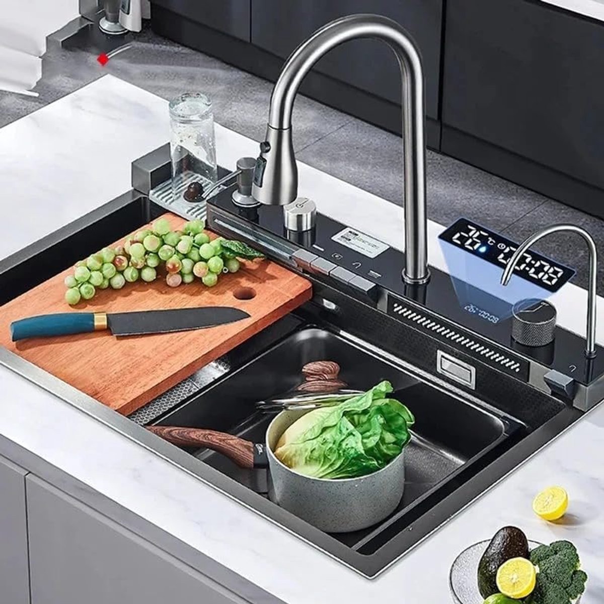 RVS 304 Keukenspoelbak met Waterval-uitloop, Digitale Display, Zeepdispenser en Bekerreiniger