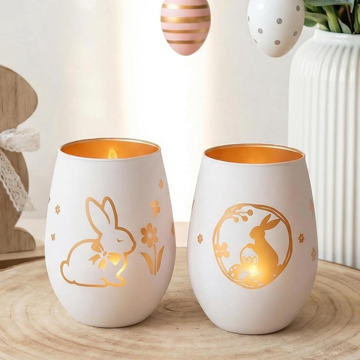 Theelichthouder glas wit - matte paastheelichthouder met haas en bloemgravure - ShopVlot