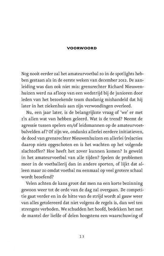 Voorwoord met tekst over amateurvoetbal, de dood van een grensrechter en verzoening.