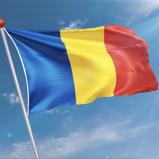 Grote Roemeense Vlag in De Wind Stock Illustratie - Illustration of