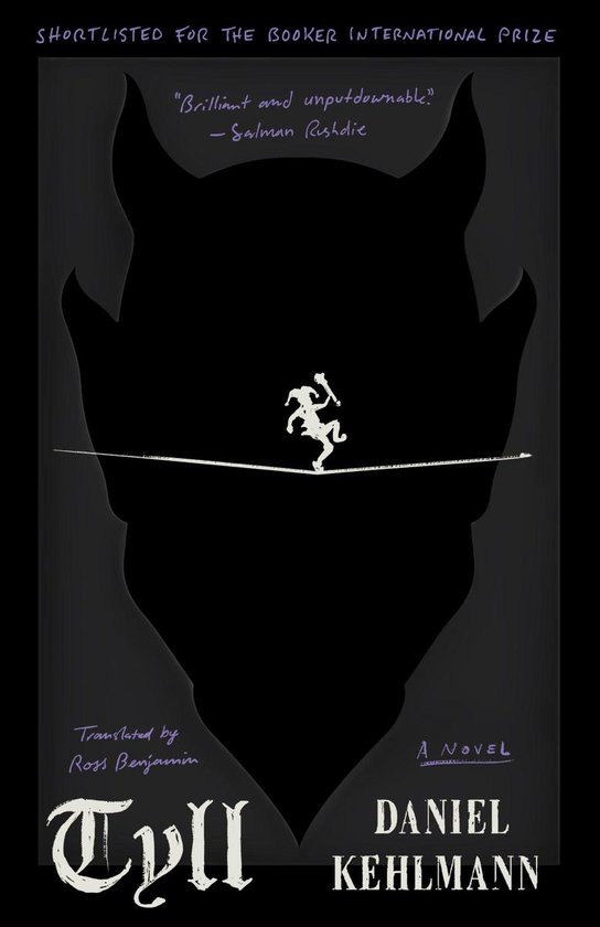 Boekomslag met een silhouet van een duivelsfiguur, waarin een nar op een koord danst. Tekst: Tyll door Daniel Kehlmann.