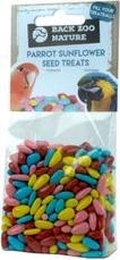 Een verpakking met Back Zoo Nature Parrot Sunflower Seed Treats, met een afbeelding van twee papegaaien op de kaart. De zak bevat veelkleurige, ovale snoepjes in geel, rood, lichtblauw en roze.