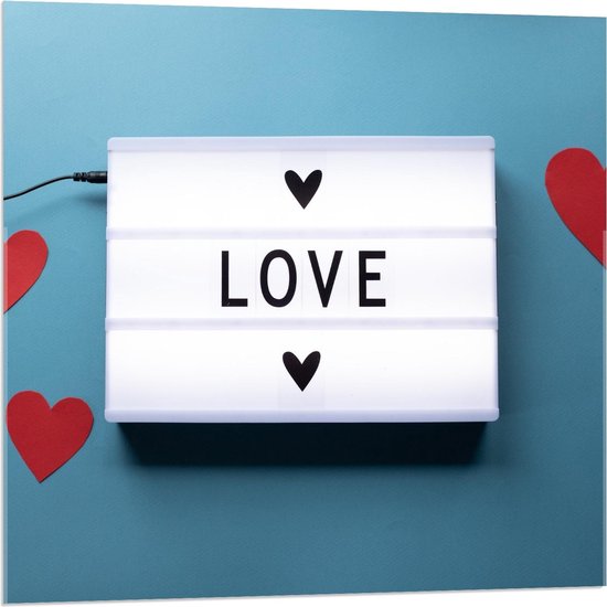 Acrylglas - LOVE Letterbord met Rode Hartjes - 80x80cm Foto op Acrylglas (Met Ophangsysteem)