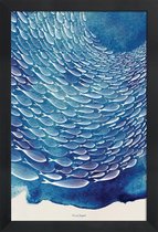 JUNIQE - Poster in houten lijst Fish Shoal -60x90 /Blauw & Wit