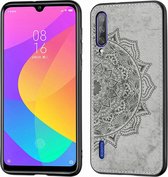 ReliÃ«f Mandala-patroon Magnetische pc + TPU + stoffen schokbestendige hoes voor Xiaomi Mi CC9e / A3, met draagkoord (grijs)