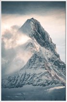 JUNIQE - Poster in kunststof lijst Sneeuw berg foto -60x90 /Grijs &