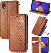 Voor Samsung Galaxy A01 Core Cubic Grid Pressed Horizontal Flip Magnetic PU Leather Case met houder & kaartsleuven & portemonnee (bruin)