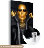 MuchoWow® Glasschilderij 40x60 cm - Schilderij acrylglas - Vrouw - Portret - Goud - Luxe - Zwart - Foto op glas - Schilderijen