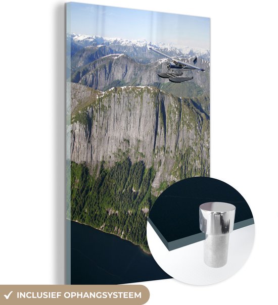 MuchoWow® Glasschilderij 60x90 cm - Schilderij acrylglas - Vliegtuig boven bergen in Alaska - Foto op glas - Schilderijen