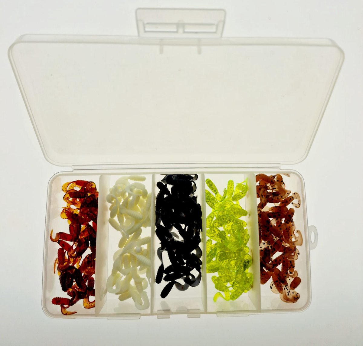 Qatrixx Softbait set 200 Delig - Enkele twisters 2,5 cm uit Amerika - inclusief Tacklebox - Roofvissen - Baars - Roofblei - Kunstaas - Kunstaasset
