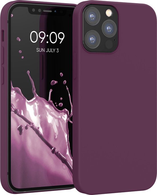 Une coque de téléphone violet profond à côté d'un iPhone 12/12 Pro avec une image de projection violette sur l'écran, flottant sur fond blanc.