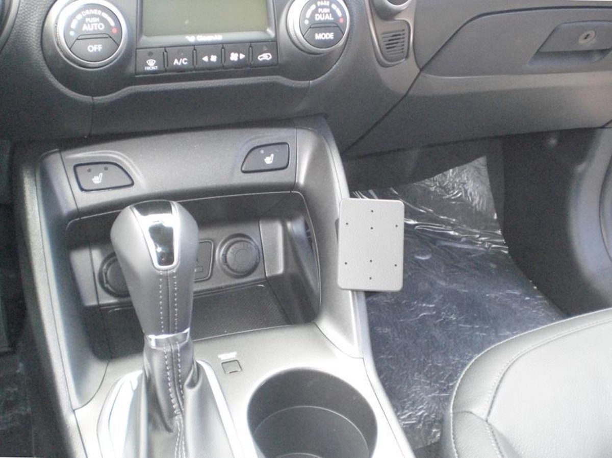 Proclip Hyundai Tucson ( for USA) 2014- Console Mount